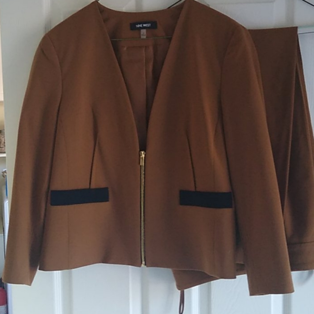 Woman's 2 piece suit